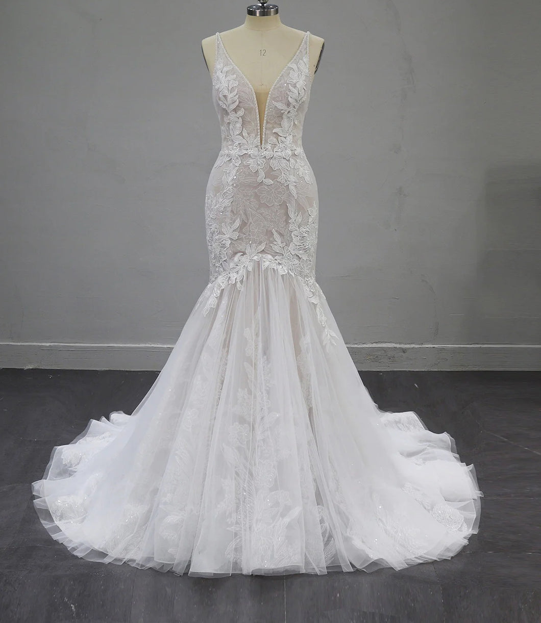 Noa - Lace mermaid wedding dress with champagne lining