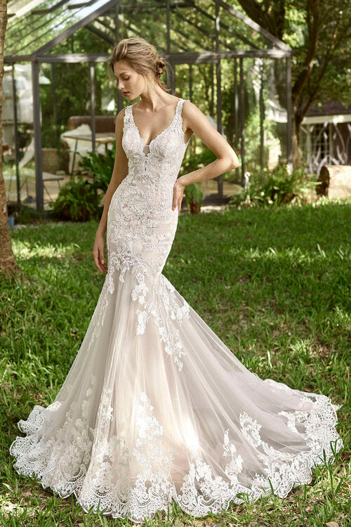 Fatima - Lace and tulle trumpet style wedding dress